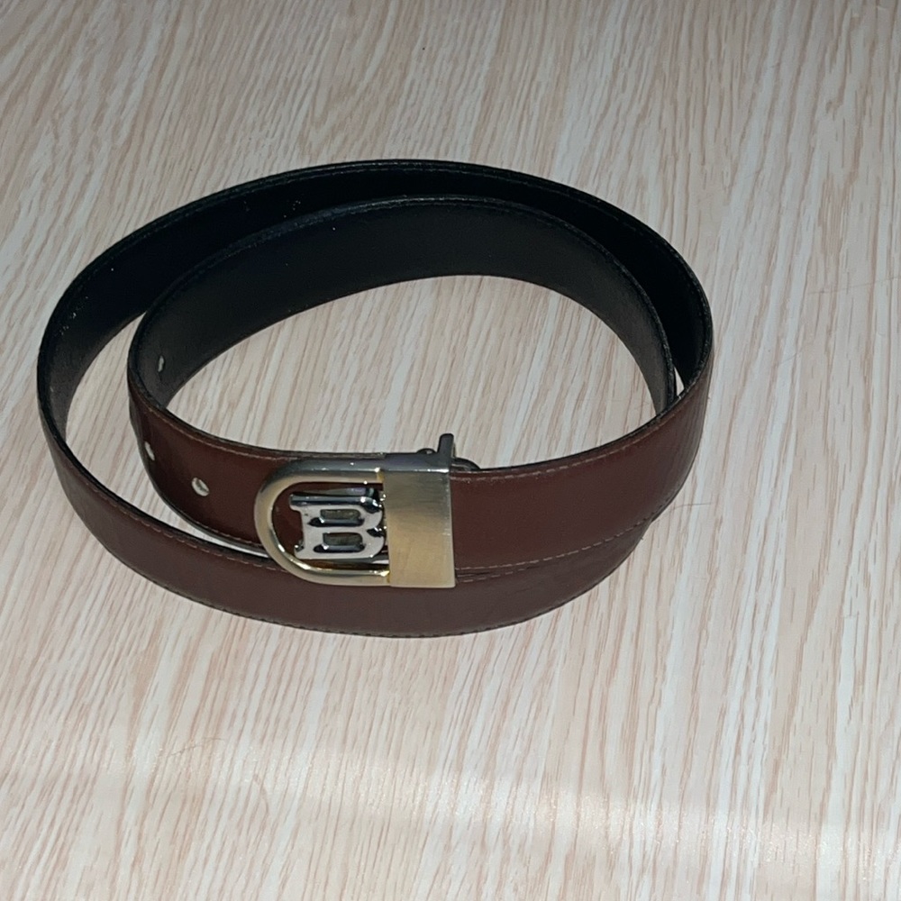 Designer inspired B buckle reversible leather belt size 32